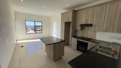 Apartment / Flat For Rent in Ruimsig AH, Roodepoort
